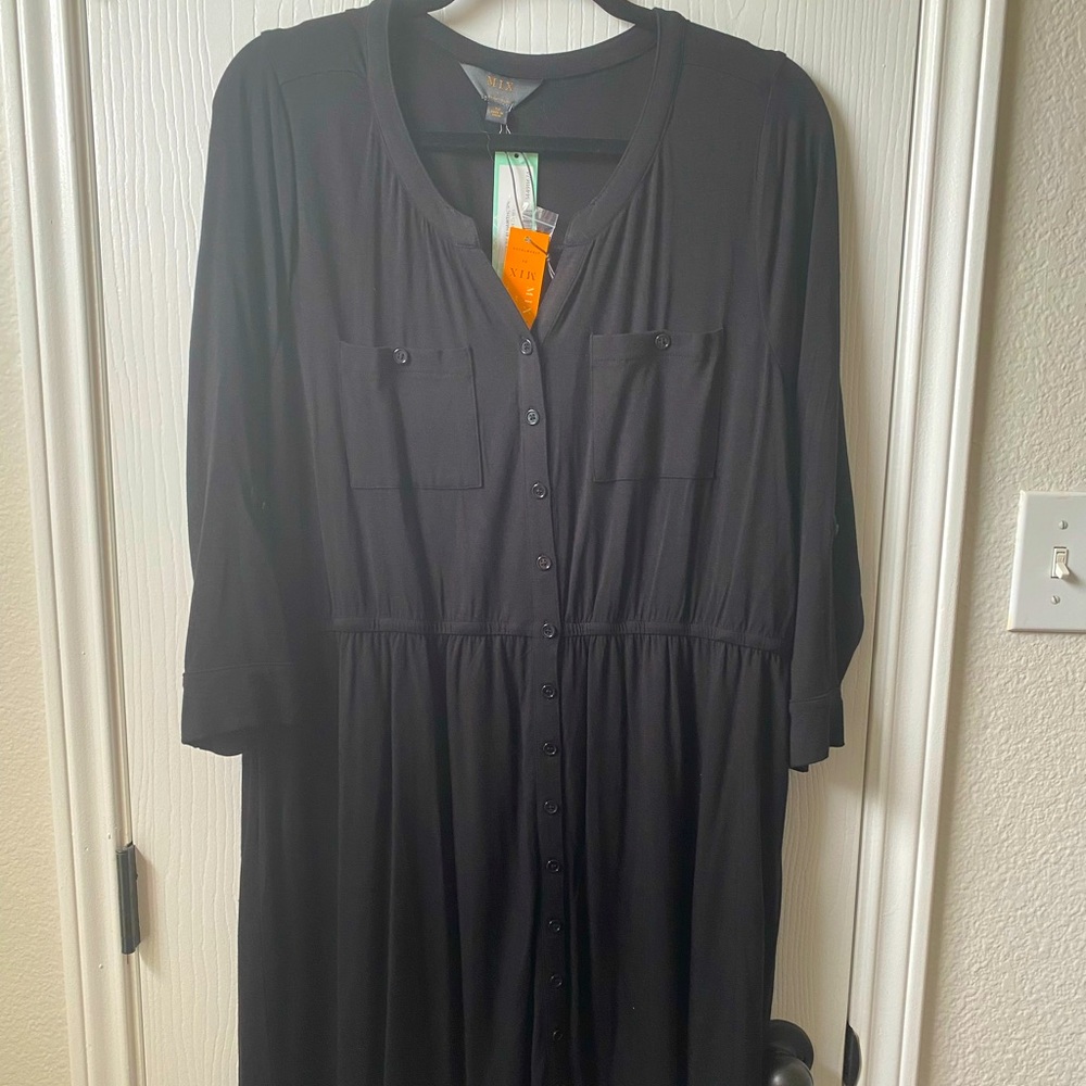 Black 3/4 sleeve dress